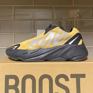 Yeezy Boost 700 Mnvn Honey Flux